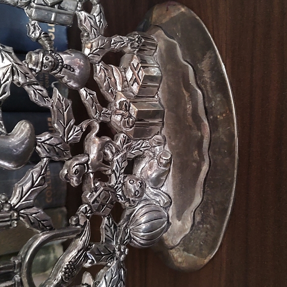 Godinger Silver Christmas Tree Candle Holder - Picture 14 of 16